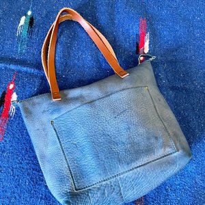 Portland Leather Medium Tote - Zippered